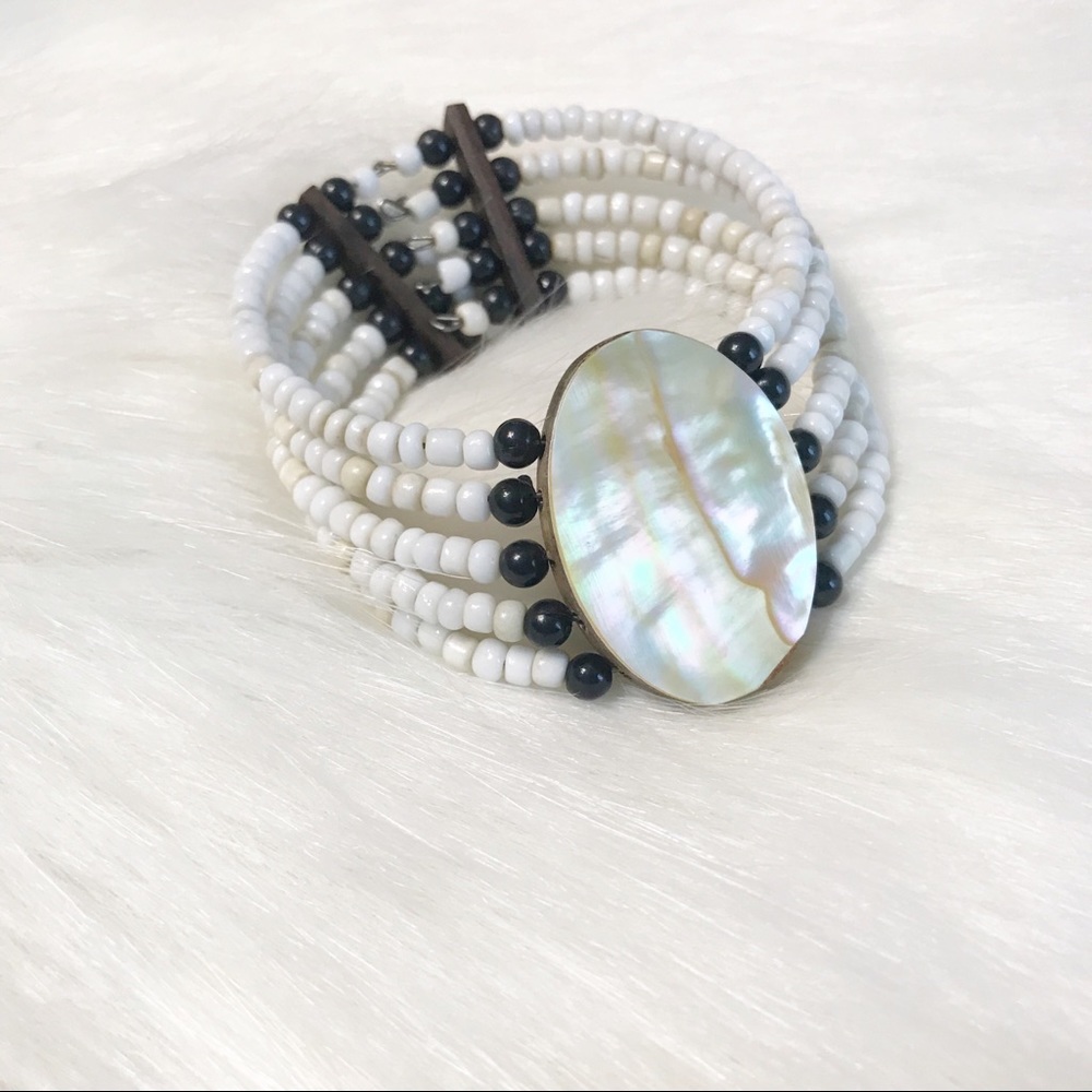 Shale & Bead Design Bracelet